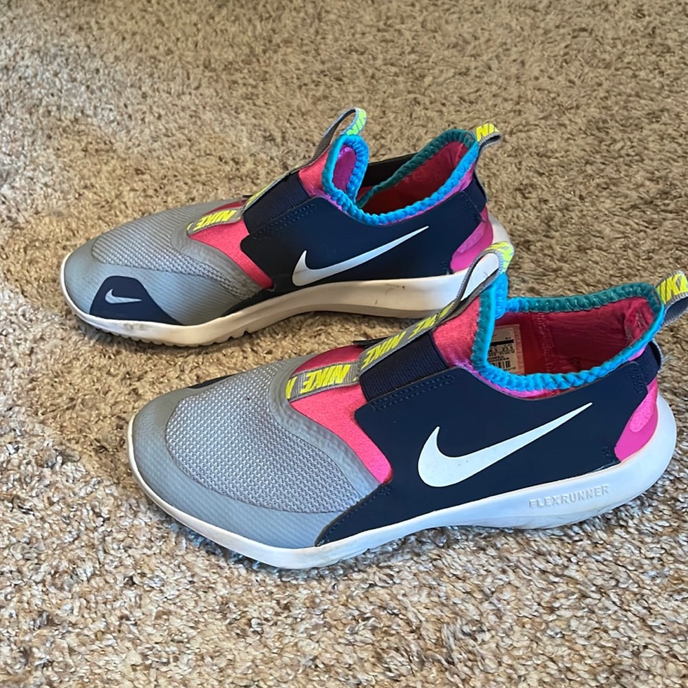 Girls Nikes 4.5Y